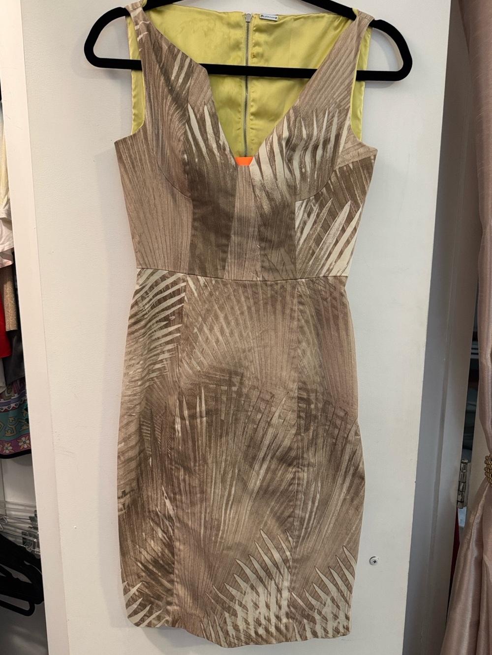 Elie Tahari Taupe Palm-Print V-Neck Midi Dress with Yellow Lining